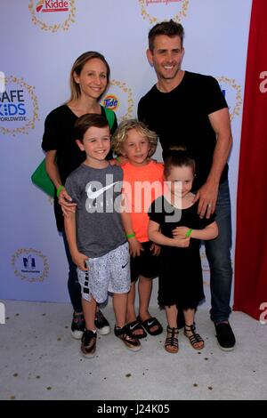 Joey McIntyre, Barrett Williams, Rhys McIntyre, Kira McIntyre, Griffin ...