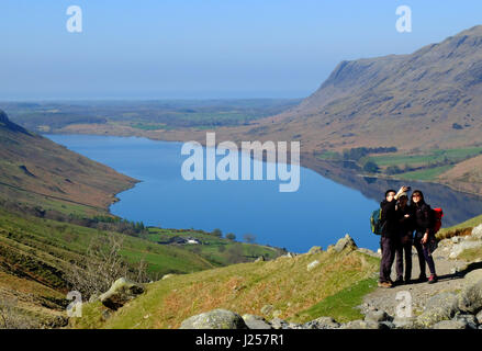 Wast Water (Wastwater) in the English Lake District, Cumbria, UK, starting point for hikes to Scafell Pike, England's highest mountain. Stock Photo