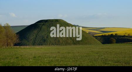 Silbury hill, a Neolithic artificial chalk mound, one of the world's largest man-made prehistoric mounds, Wiltshire, UK Stock Photo