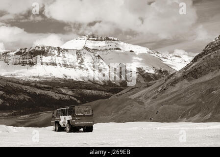 BANFF NATIONAL PARK, CANADA - SEPTEMBER 4: Columbia Icefield with Snow Coach on September 4, 2015 in Banff National Park, Canada. It is the largest ic Stock Photo