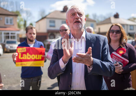 Labour Party leader JEREMY CORBYN visiting Warrington today (SATURDAY 22/4/17) as part of the Labour Party's general election campaign Stock Photo