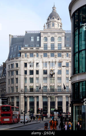 Exterior of HOUSE OF FRASER department store with CHANEL No5 billboard ...