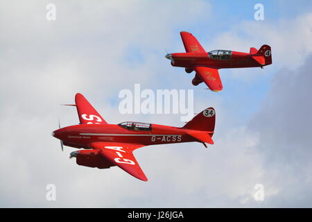 DH88 Comet and Mew Gull race day Stock Photo