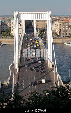 Traffic on the Elizabeth Bridge (Erzsebet hid), Budapest, Hungary. Stock Photo