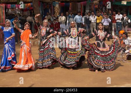 Group of Kalbelia dancers from Rajasthan performing at the Sarujkund Fair near Delhi, India. Stock Photo