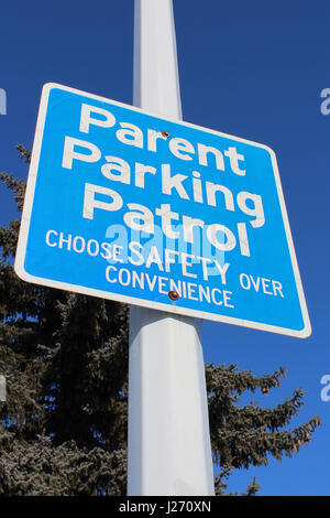 Parking sign over blue sky Stock Photo - Alamy