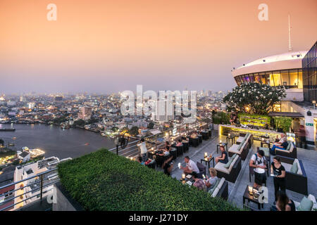 Millenium Hilton, 360 Rooftop Bar, skyline view point, Chao Praya River, skybar, Lounge, rooftop, bar, Bangkok, Thailand Stock Photo