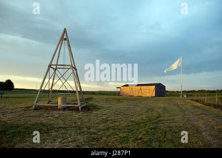 Reproduction of the Wright Brothers' 1905 hangar and catapult at Huffman Prairie Flying Field, Dayton, Ohio, where they developed the first practical Stock Photo