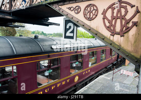 Train carriage. The Royal Scot. Steam train. Bridgnorth Railway station, Shropshire, West Midlands, UK. Severn Valley Railway. Vintage GWR logo Stock Photo