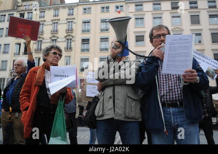 Members of french Syrian diaspora hold rally in Lyon to protest against war and slaughter of civilians by syrian army in Aleppo Stock Photo