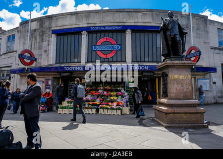 Tooting Broadway station Stock Photo