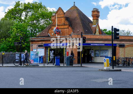 Southfields station Stock Photo