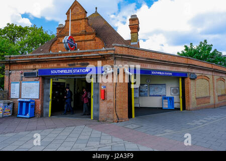 Southfields station Stock Photo