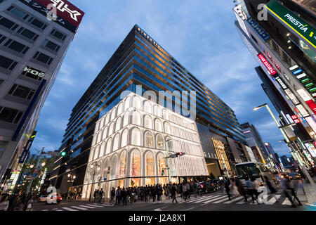 Exterior of Ginza Six Building, Chuo-Ku, Tokyo, Japan Stock Photo - Alamy