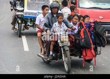 Indonesia, Sumatera Utara, Kabul Langkat, Indonesian School Bus Stock Photo