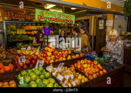 people, shoppers, shopping, Farm Fresh Produce, grocery, Farmer's Market, 3rd Street and Fairfax Avenue, Los Angeles, California Stock Photo