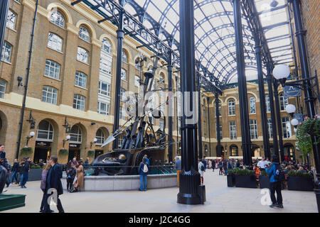 The Navigators a 1987 sculpture by David Kemp in Grade II listed Hay's Galleria a riverside complex of shops and restaurants South Bank, London Stock Photo