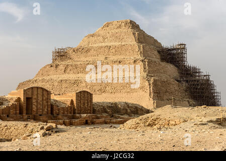Egypt, Giza Gouvernement, Sakkara, The step pyramid of the Djoser is the oldest Egyptian pyramid and the world's oldest monumental stone building Stock Photo