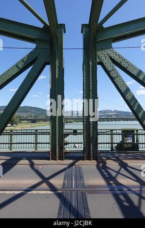 Linz, historische Eisenbahnbrücke Stock Photo