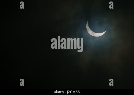 Indonesia, Maluku Utara, Kabupaten Halmahera Timur, Moon at night sky on northern Molikken Stock Photo