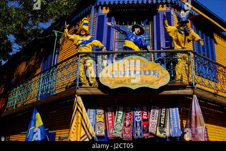 La Boca memorabilia shop outside La Bombonera the home stadium of Boca Juniors of Buenos Aires, Argentina. Picture by SAM BAGNALL Stock Photo