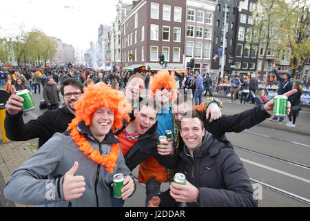 Amsterdam, Netherlands. 27th Apr, 2017. People on the streetcelebrate King´s Day in Amsterdam, Netherlands, on April 27, 2017. The King's day, marking the birth of King Willem-Alexander. In the Netherlands, King Willem-Alexander's 50th birthday is celebrated during the traditional Kingsday. Credit: VWPics/Alamy Live News Stock Photo