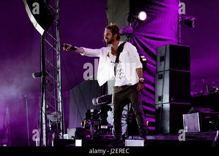Robin Hill Country Park, Isle of Wight, United Kingdom. 11 September 2016. South African musician Jeremy Loops performs at Bestival Music Festival 2016. © Will Bailey / Alamy Stock Photo