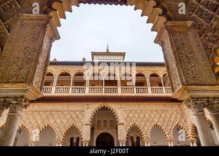 Court of the Maidens. Alcazar Royal Palace, Seville, Andalusia, Spain. Originally a Moorish Fort, oldest Royal Palace still in use in Europe. Built in the 1100s and rebuilt in the 1300s. Stock Photo