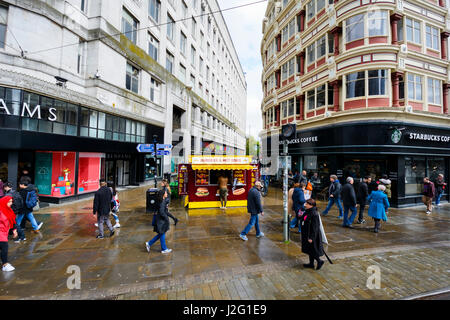 Burgar and hot dogs fast food cabin in Tib Street / Market Street, Manchester city centre close to Piccadilly Garderns. Stock Photo