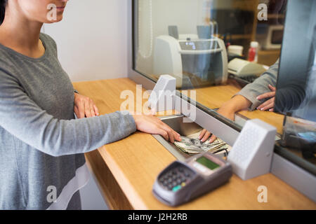 cash giving karnataka cashier clerk