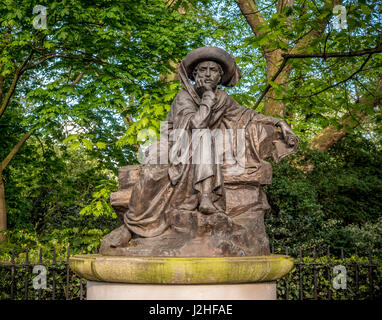 Statue of Prince Henry the Navigator in Belgrave Square, London. By Portuguese sculptor Jose Simoes de Almeida. Stock Photo