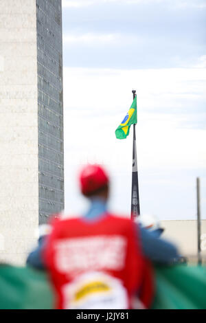 Brasilia, Brazil. 28th April, 2017. General strike of April 28 gathers ...