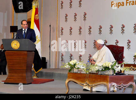 Cairo, Egypt. 28th Apr, 2017. Egyptian President Abdel Fattah al-Sisi delivers a speech during a meeting with Pope Francis in Cairo on April 28, 2017. Francis, who started a two-day visit, has said he hoped his trip would contribute to dialogue with Muslims and show support for Egypt's Coptic Christians Credit: Egyptian President Office/APA Images/ZUMA Wire/Alamy Live News Stock Photo