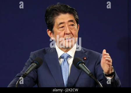 The Dorchester Hotel. London. UK 28 Apr 2017 - Japanese Prime Minister Shinzo Abe speaks at a press conference following a meeting with President Vladimir Putin in Moscow on Thursday 27 April 2017 and the British Prime Prime Minister Theresa May in London on Friday 28 April 2017 to discuss various issues including the world economy and global security looking ahead to the G7 Summit next month. Credit: Dinendra Haria/Alamy Live News Stock Photo
