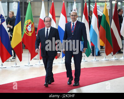 Brussels, Belgium. 29th Apr, 2017. Special Meeting European Council (ART.50) Brexit, entry of France President François Hollande. Credit: Leo Cavallo/Alamy Live News Stock Photo