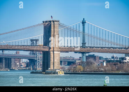 View of the main three bridges connecting Brooklyn and Manhattan: Brooklyn, Manhattan and Williamsburg Bridges, New York City Stock Photo