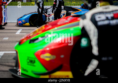 Corby, Northamptonshire, UK. 30th April, 2017. British GT racing team Barwell Motorsport Lamborghini Huracan GT3s before the British GT Championship at Rockingham Motor Speedway (Photo by Gergo Toth / Alamy Live News) Stock Photo