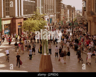 Glasgow shopping sunny weather Buchanan street city scenes Stock Photo