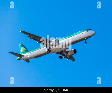 FARO, PORTUGAL - MAY 09 : A321 Aer Lingus Flights aeroplane lands at Faro International Airport, on May 09, 2015 in Faro, Portugal. Stock Photo