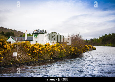 Bona Lighthouse holiday cottage at the mouth of Loch Ness, Stock Photo