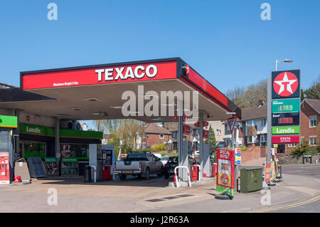 Texaco Service Station, Cnr Water Lane & Station Road, Kings Langley, Hertfordshire, England, United Kingdom Stock Photo