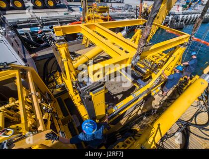 Contractors install the Submarine Rescue Diving and Recompression ...