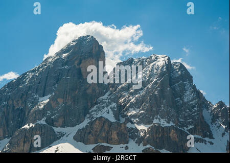 Peaks of the dolomite mountains in northern Italy Stock Photo - Alamy
