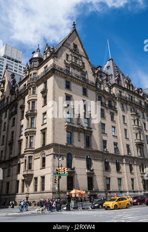 The Dakota Co-op Apartment House, Central Park West, NYC Stock Photo