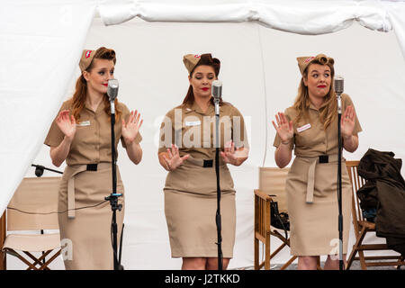 1940s singing trio hi-res stock photography and images - Alamy