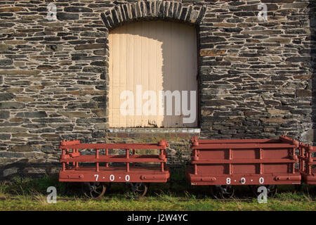 Slate Trucks  Bala Lake narrow gauge steam railway at Llanuwchllyn North Wales Stock Photo