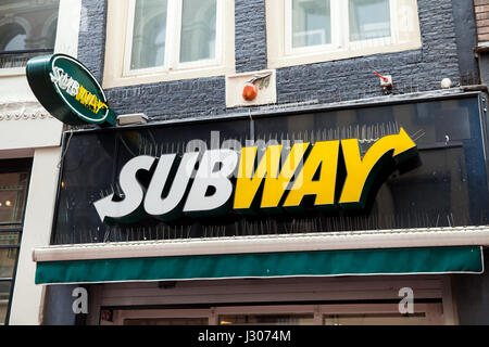 Logo sign on the wall of Subway food restaurant Stock Photo