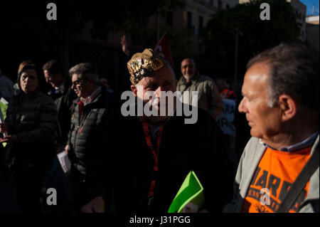 Spain, Barcelona. 01 May, 2017.  People march during a May Day rally in the center of Barcelona. May 1 is celebrated as the International Labor Day or May Day across the world. Credit: Charlie Perez/Alamy Live News Stock Photo