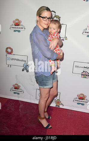 Los Angeles, CA, USA. 30th Apr, 2017. 30 April 2017 - Los Angeles, California - Kathleen Robertson, William Robert Cowles. Zimmer Children's Museum We All Play Event. Photo Credit: AdMedia Credit: AdMedia/ZUMA Wire/Alamy Live News Stock Photo