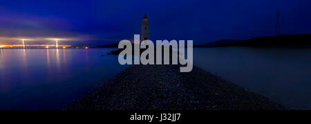 Tolmachevsky lighthouse, Vladivostok before sunrise Stock Photo